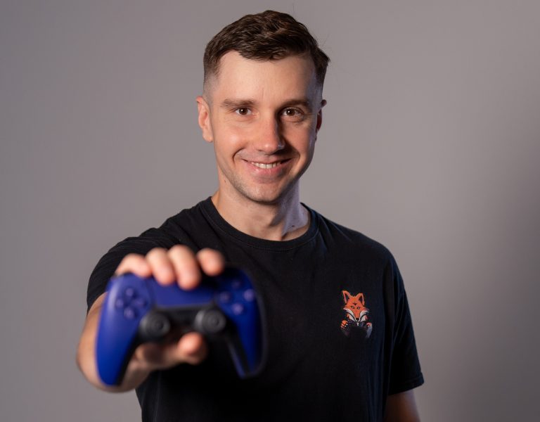 Robert LisekHD Liszka z padem, wicemistrz Polski w FIFA i tworca Akademii Liska